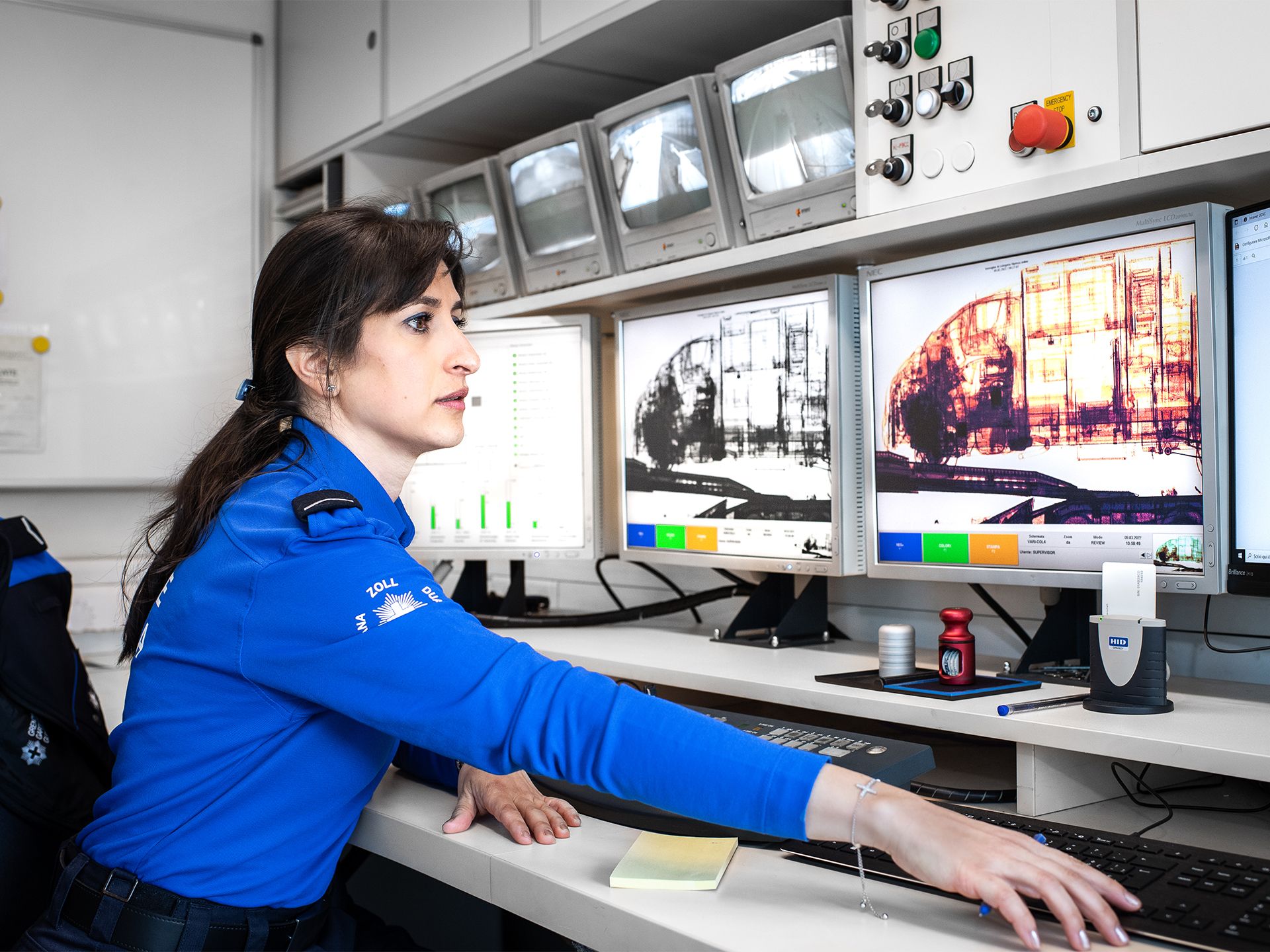 Tu résoudras des cas et tu décèleras la contrebande